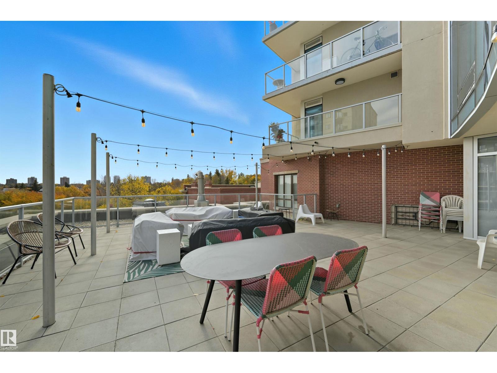 #2002 9720 106 ST NW - 37