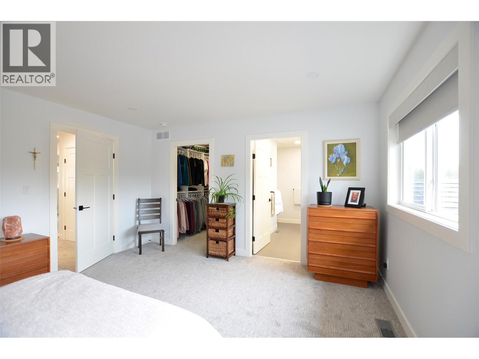 2744 Cedar Ridge Street - 33