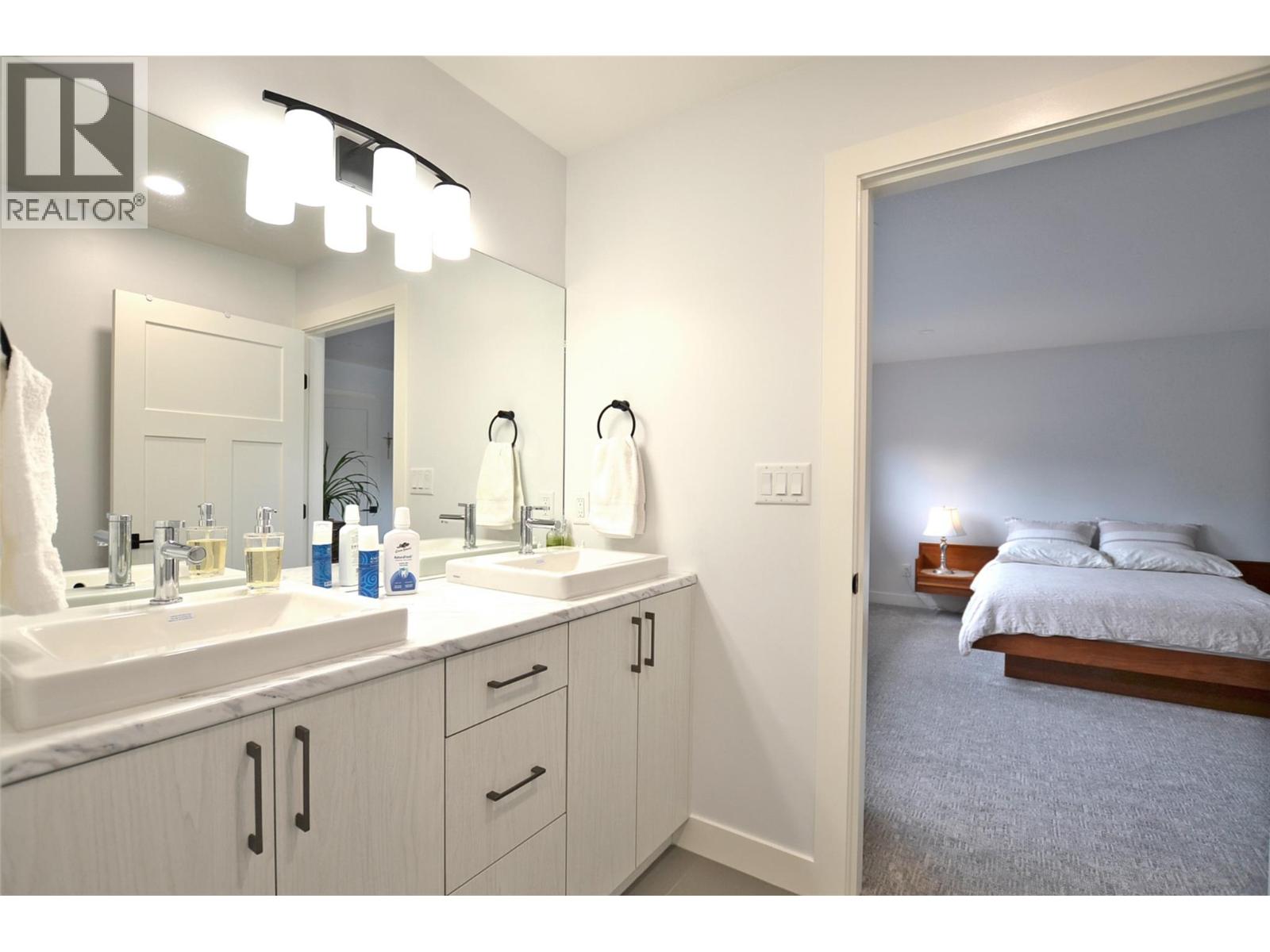 2744 Cedar Ridge Street - 35