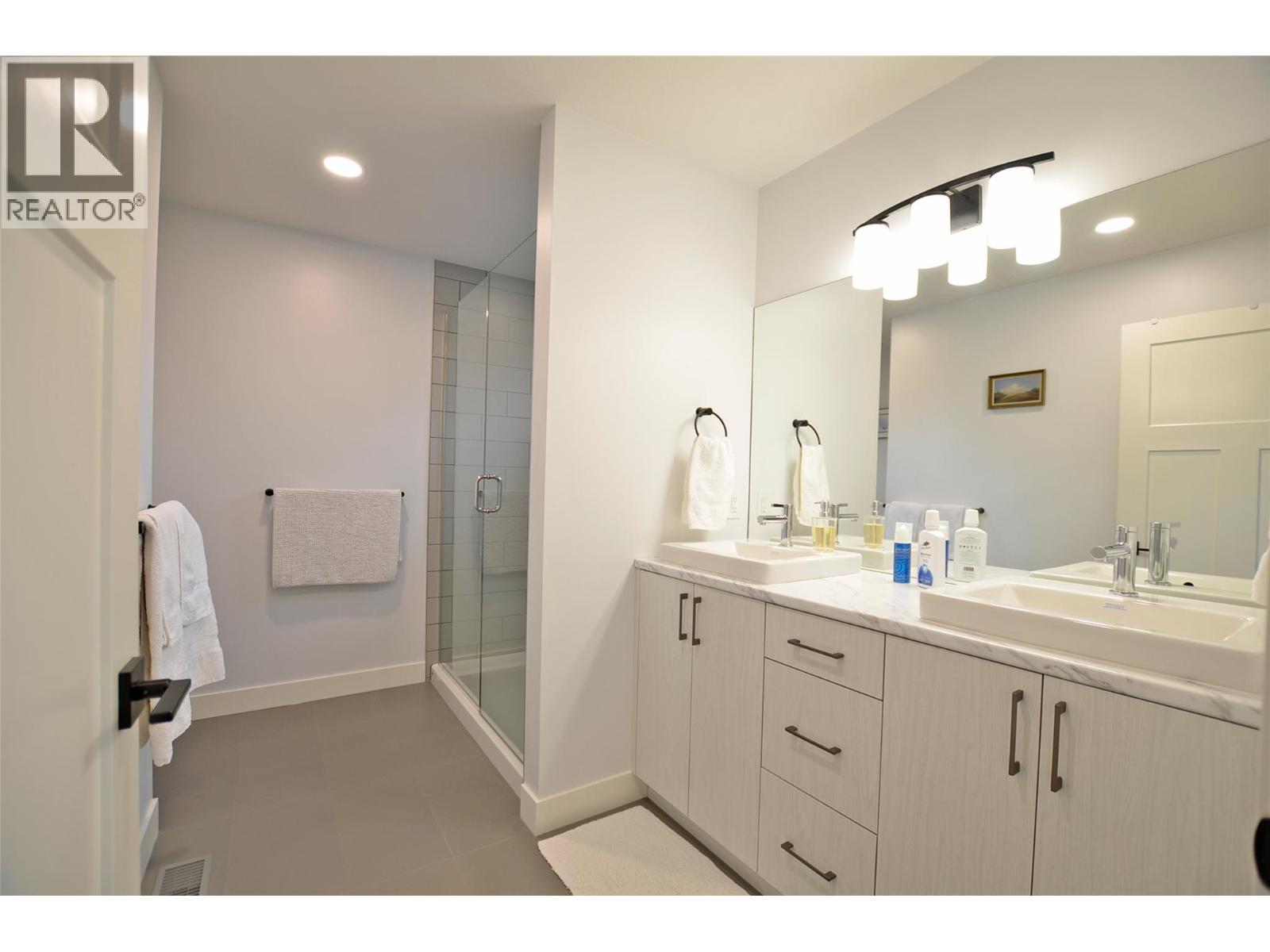 2744 Cedar Ridge Street - 36