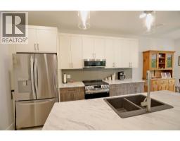 Kitchen - 2744 Cedar Ridge Street, Lumby, BC V0E2G5 Photo 18