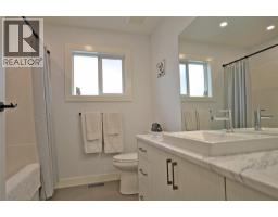 2744 Cedar Ridge Street, Lumby, BC V0E2G5 Photo 31