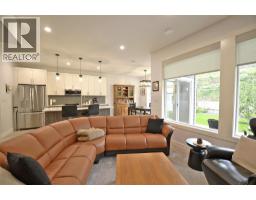 Laundry room - 2744 Cedar Ridge Street, Lumby, BC V0E2G5 Photo 8