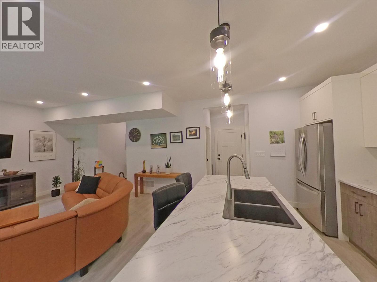 2744 Cedar Ridge Street - 14