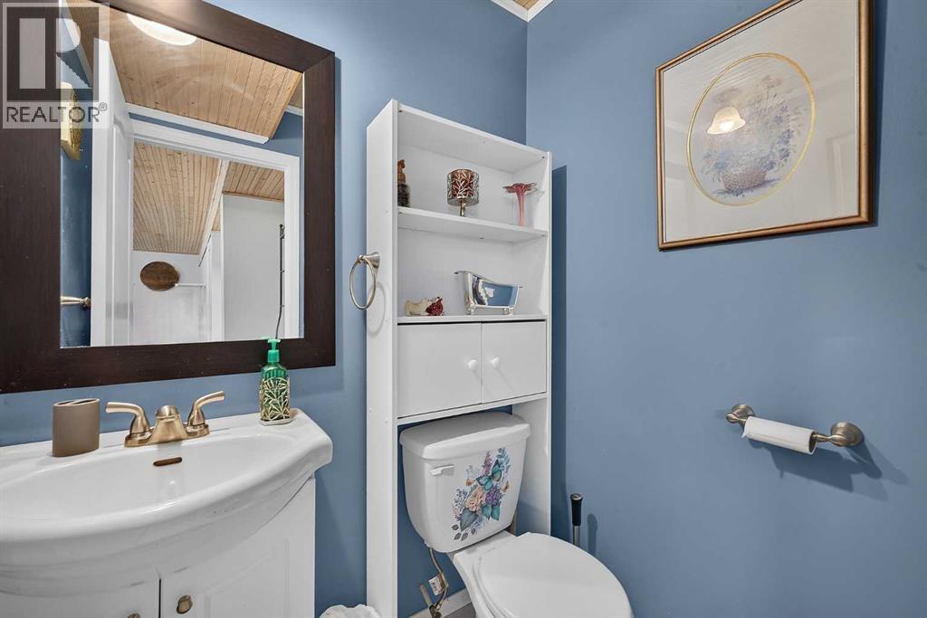 13 Canoe Close SW - 18