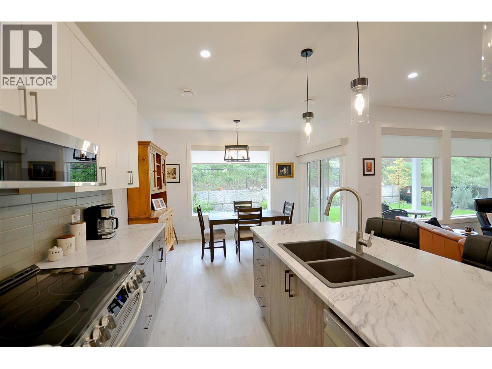 2744 Cedar Ridge Street - 16