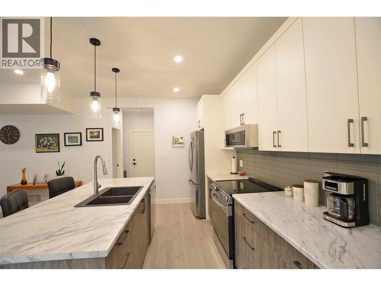 2744 Cedar Ridge Street - 19