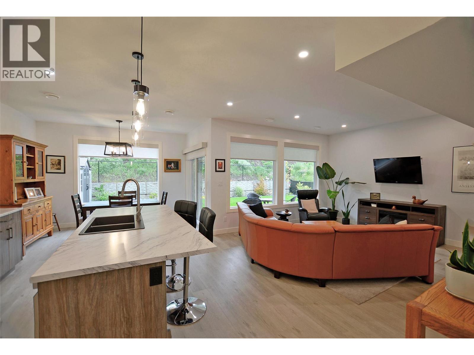 2744 Cedar Ridge Street - 15
