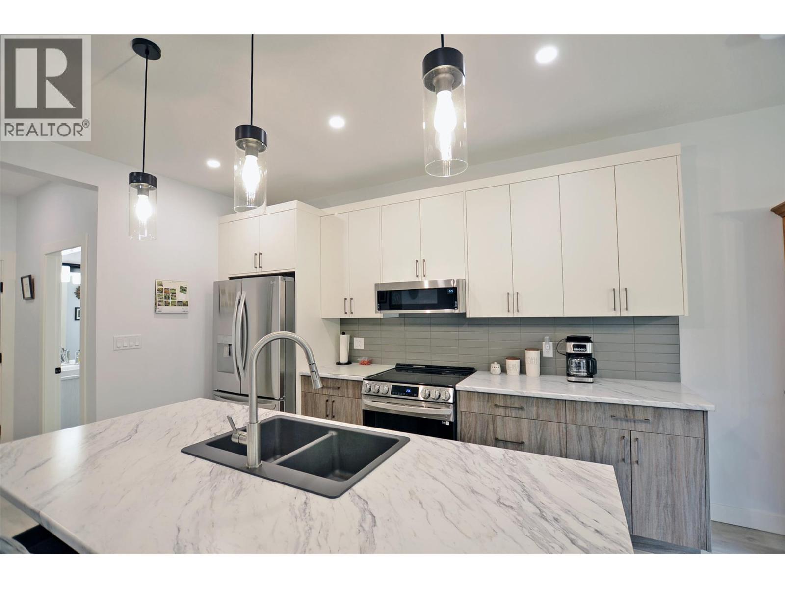 2744 Cedar Ridge Street - 17