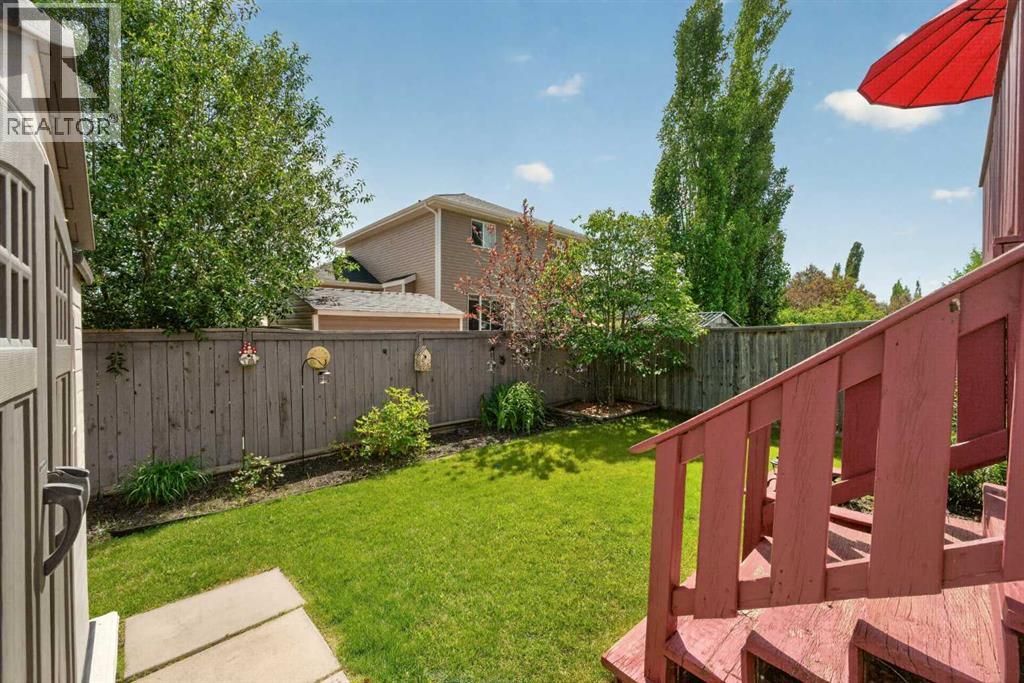 13 Canoe Close SW - 38