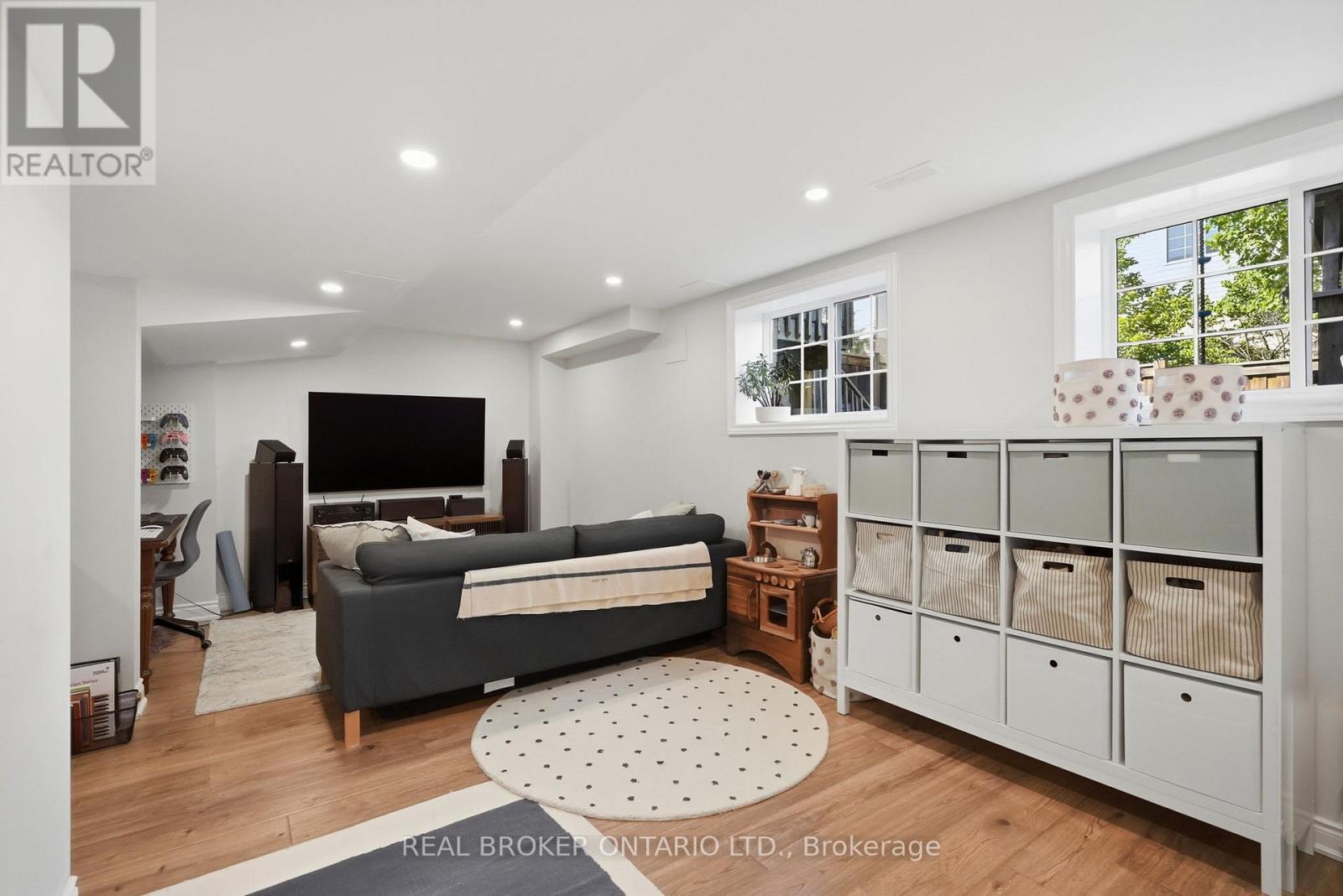 80 BOUSFIELD RISE - Image 40