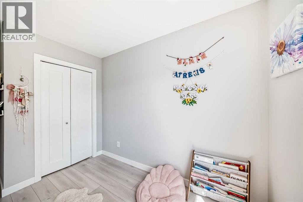 120 CHELSEA Drive - 31