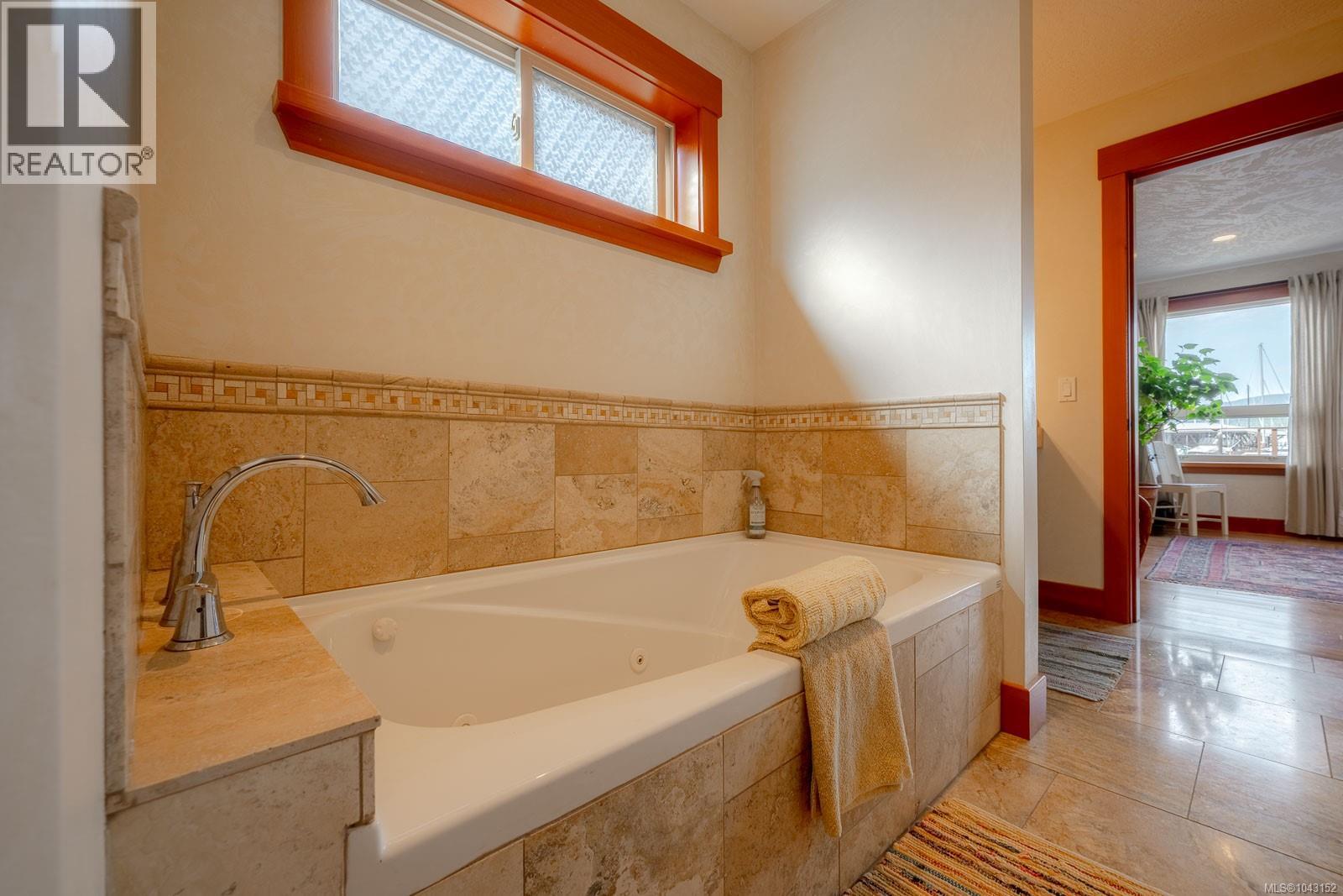1781 Cowichan Bay Rd - 36