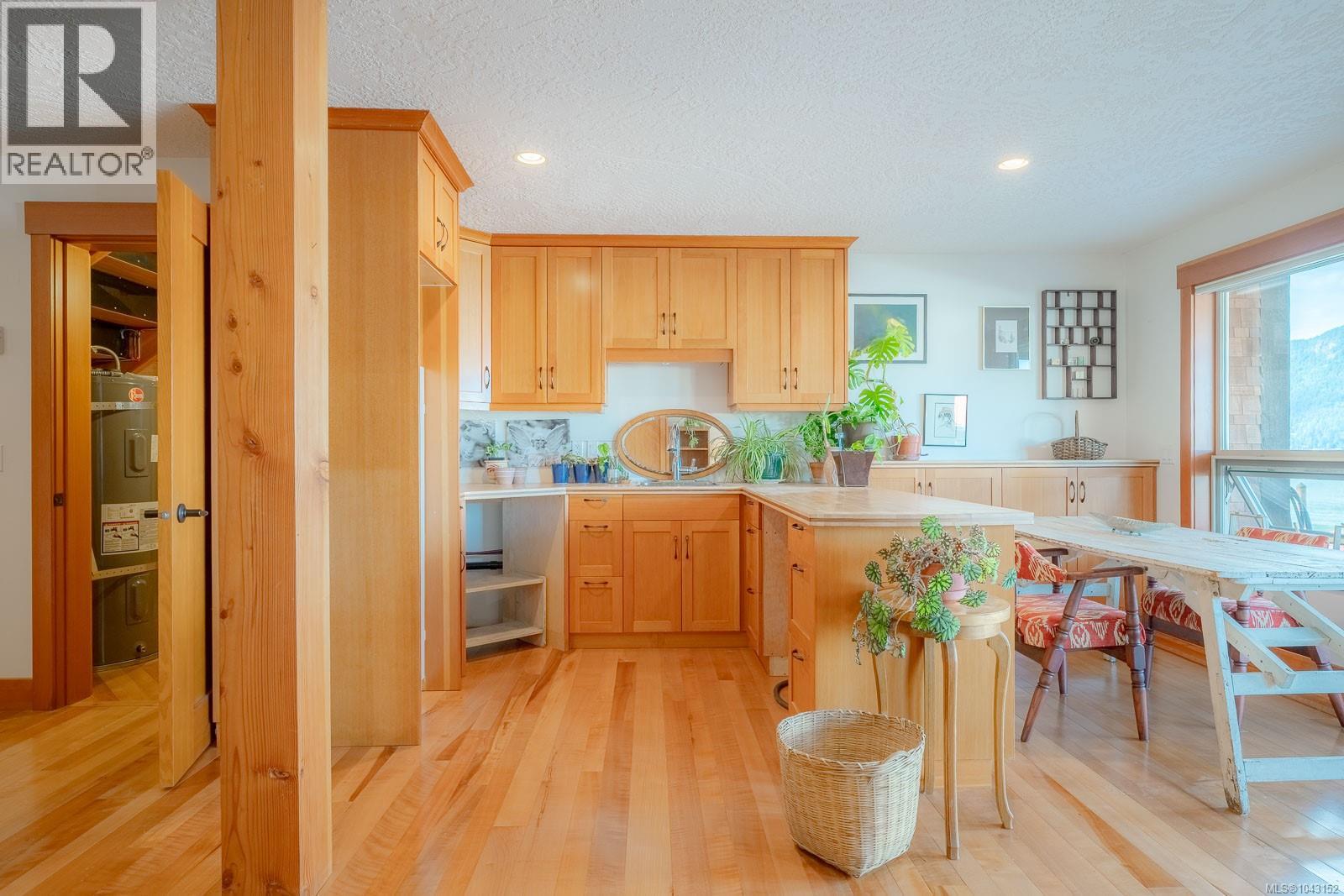 1781 Cowichan Bay Rd - 39