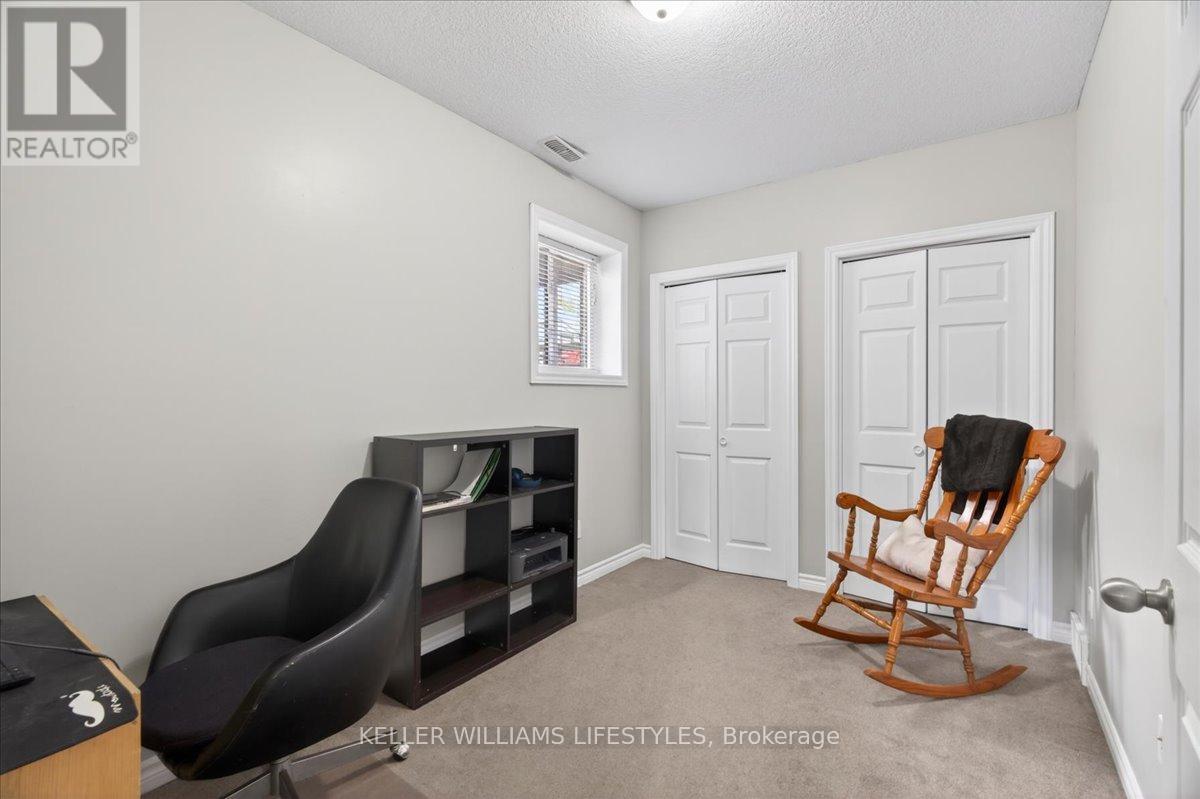 29 WELLINGTON STREET - 30