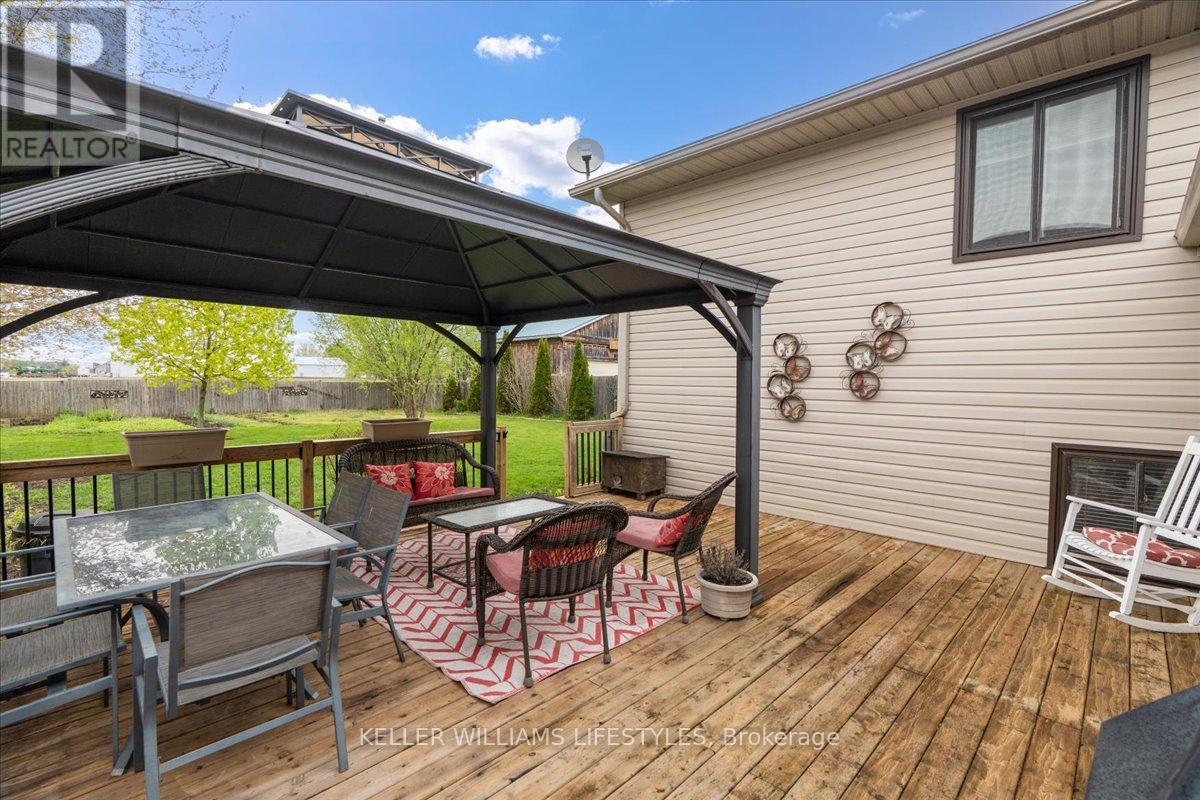 29 WELLINGTON STREET - 36
