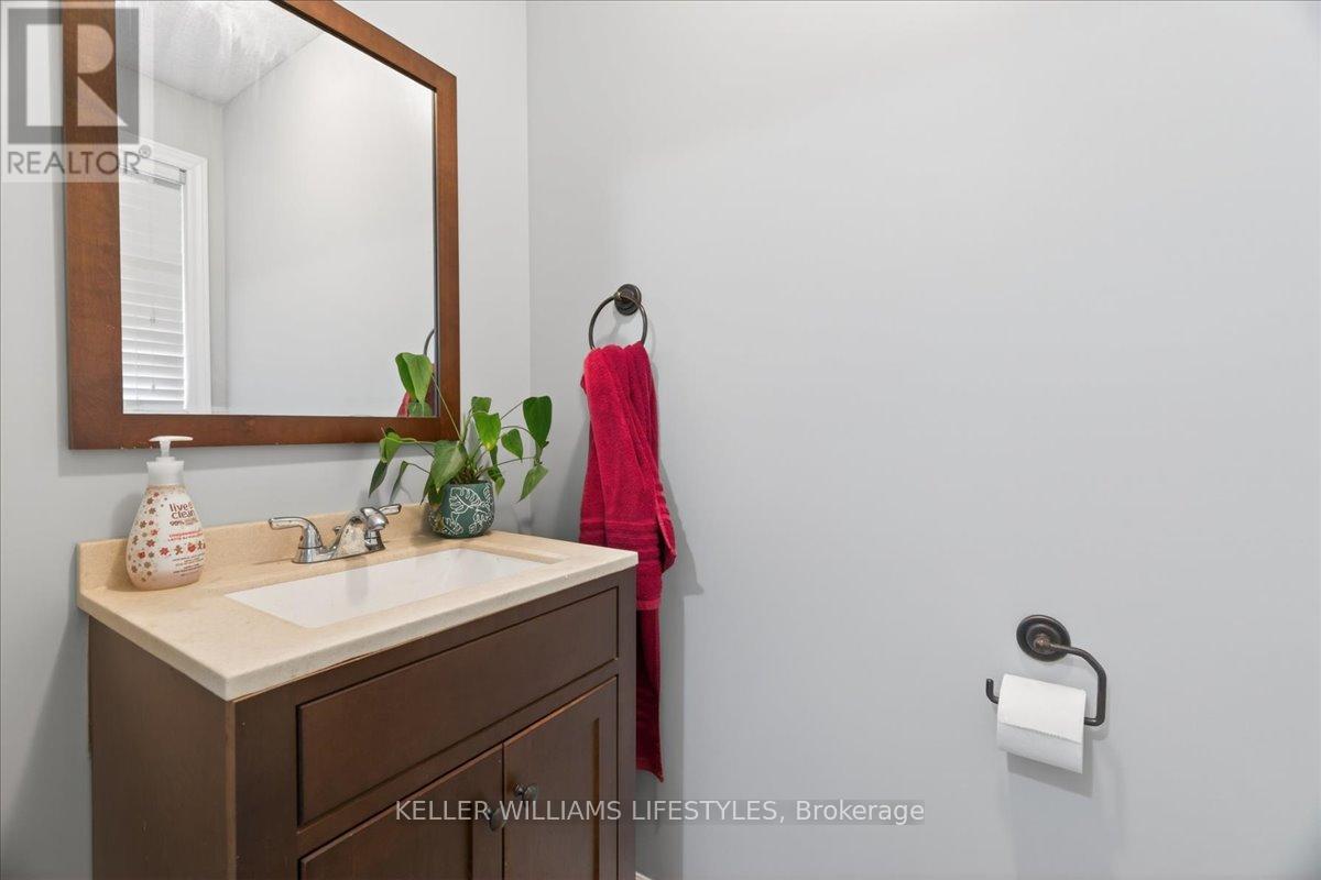 29 WELLINGTON STREET - 9