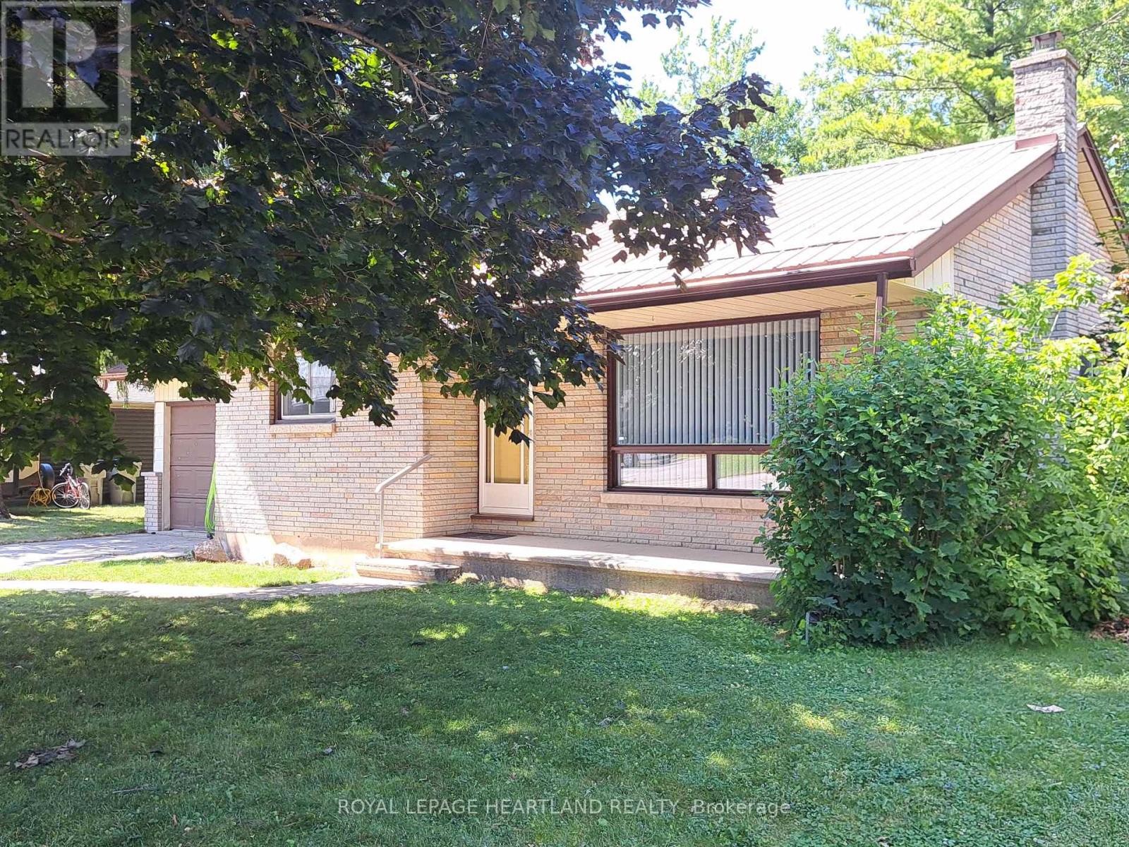 154 THOMAS STREET - 1