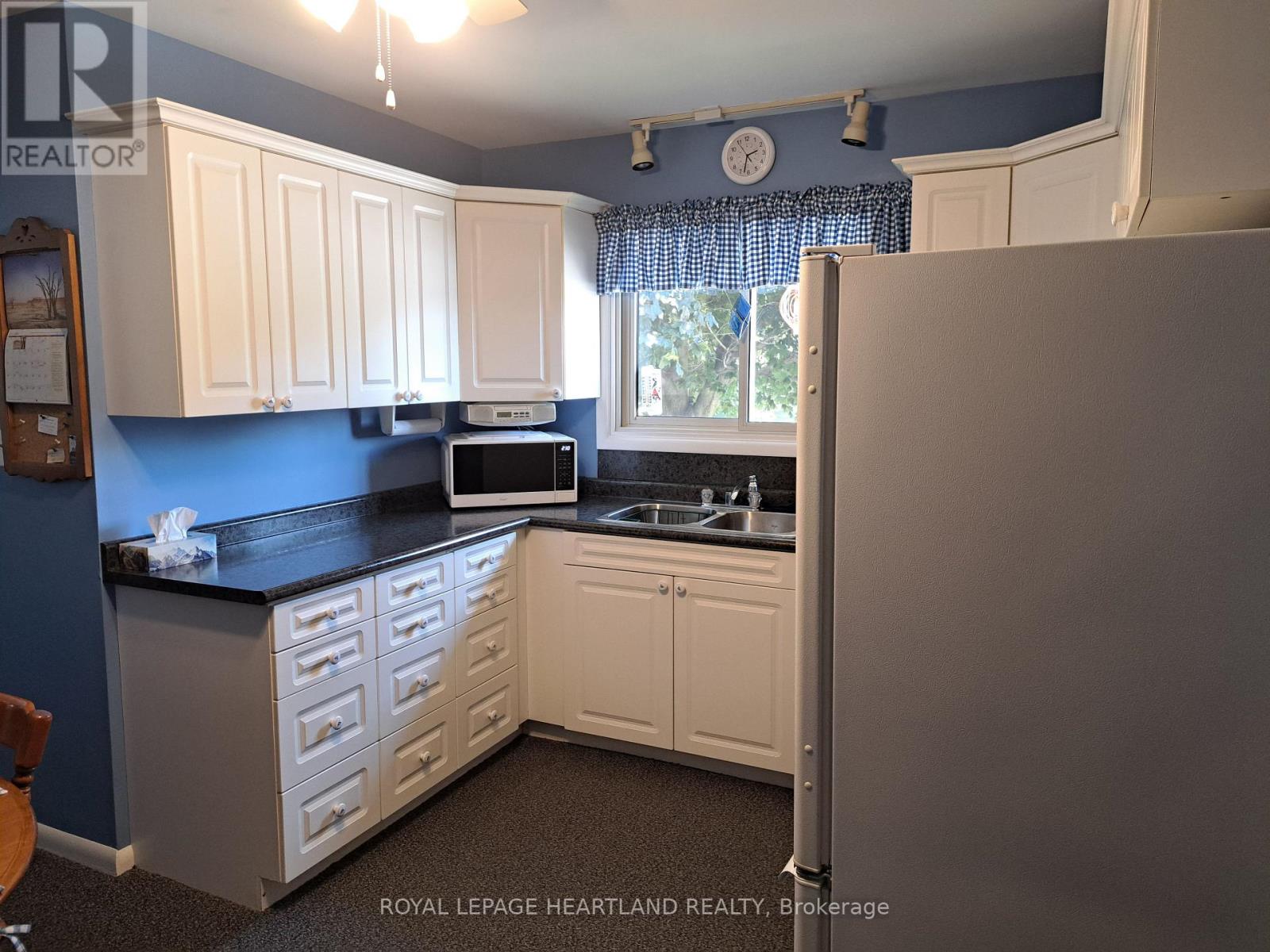 154 THOMAS STREET - 4