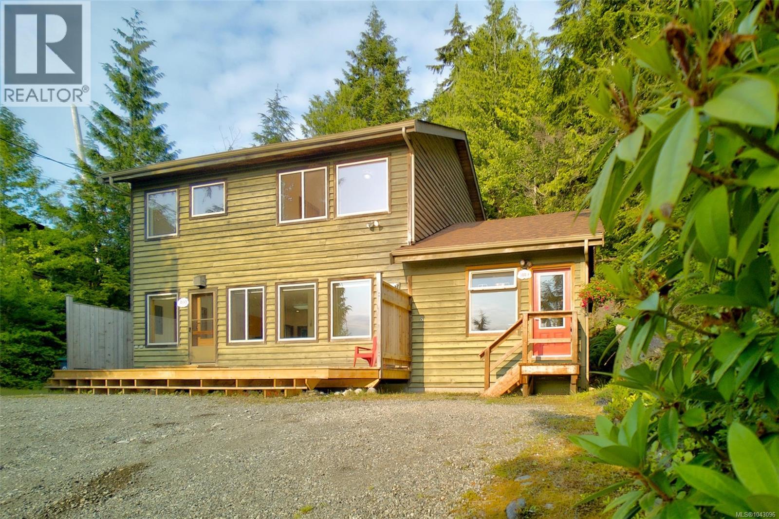 300 Fourth St, Tofino