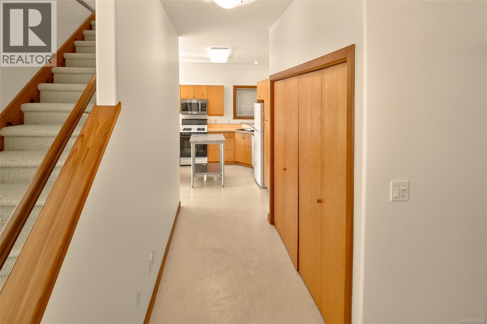 300 Fourth St, Tofino