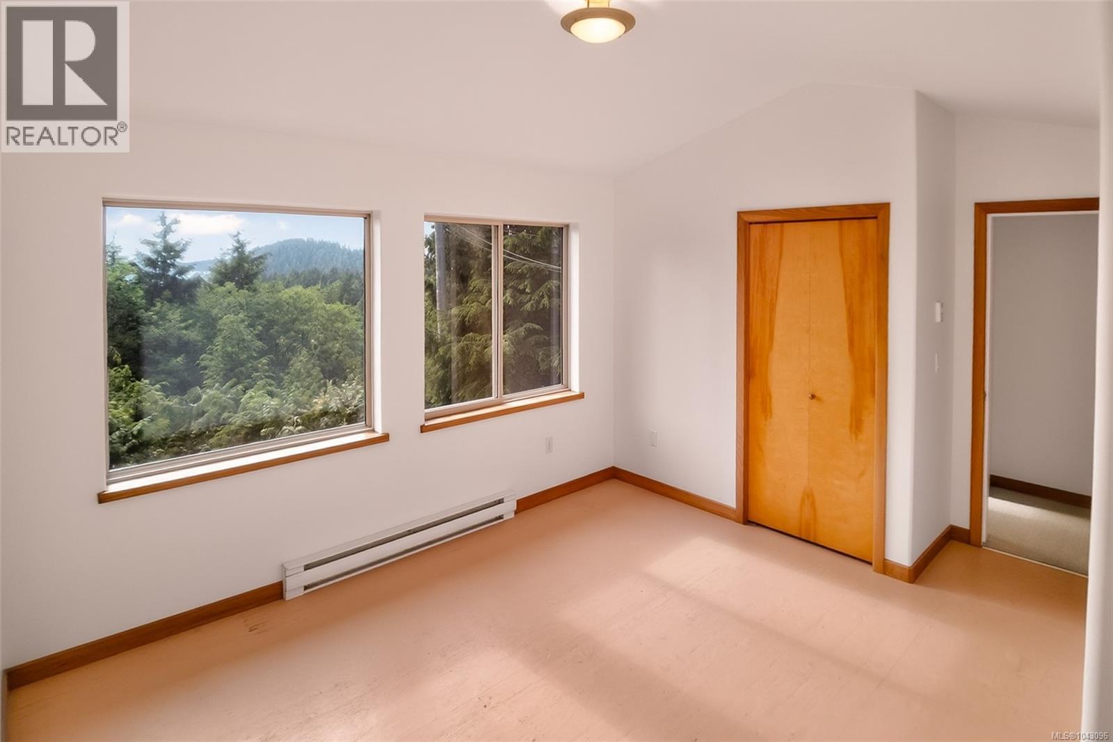 300 Fourth St, Tofino