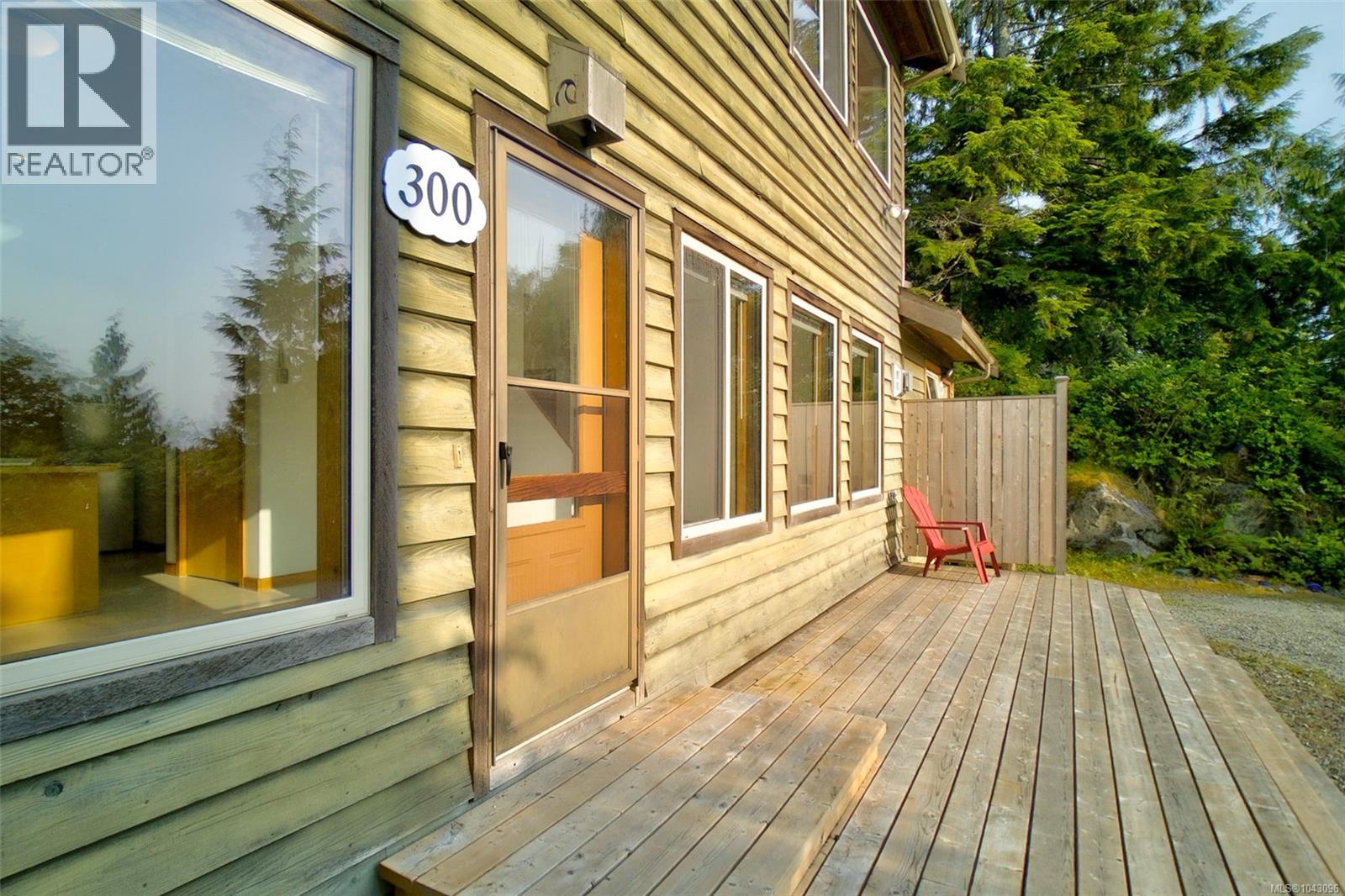 300 Fourth St, Tofino