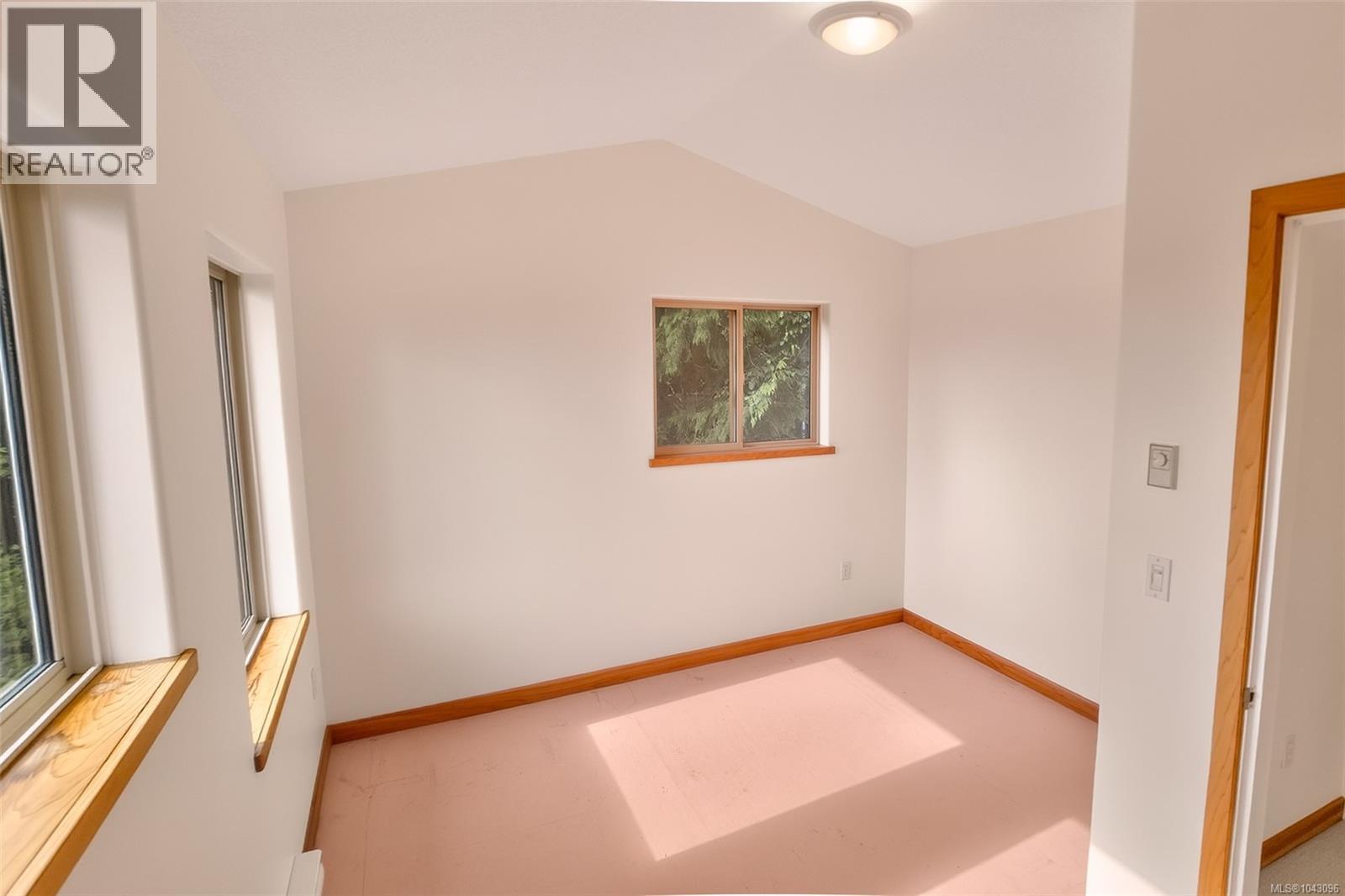 300 Fourth St, Tofino