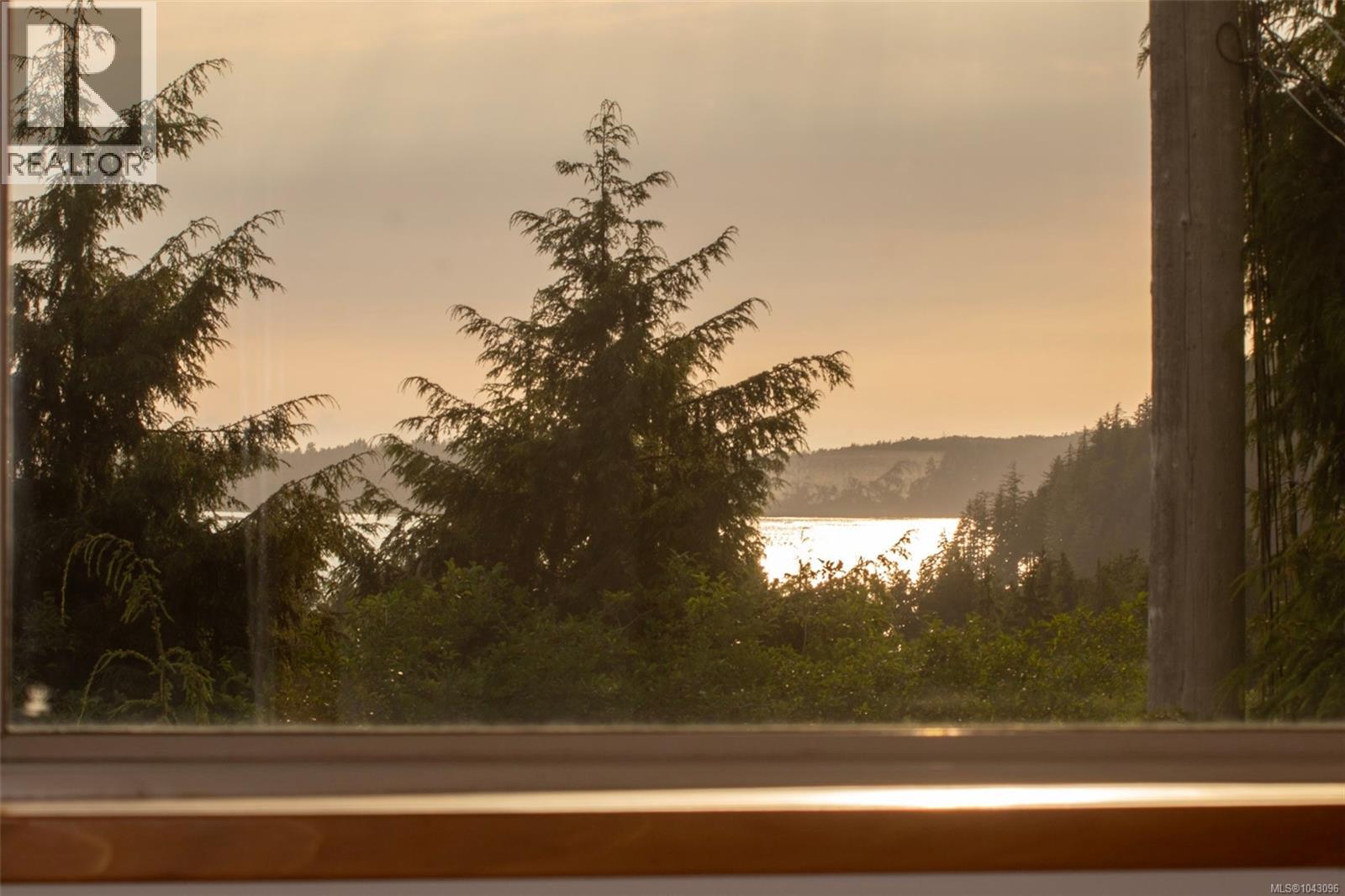 300 Fourth St, Tofino
