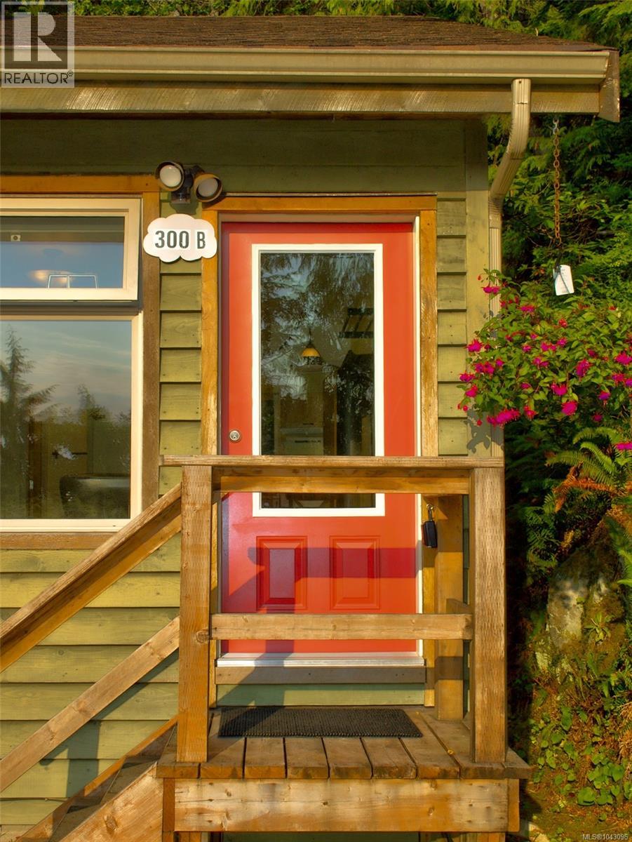 300 Fourth St, Tofino