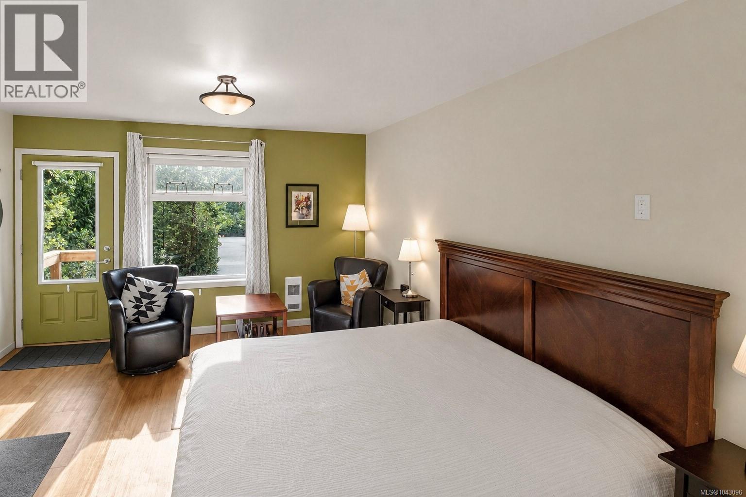 300 Fourth St, Tofino