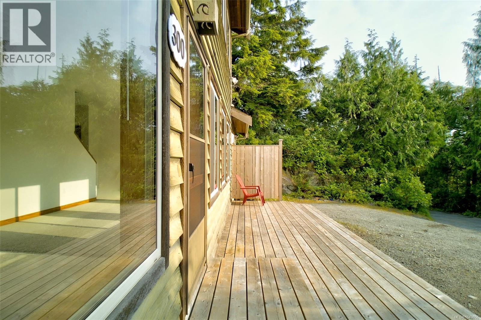 300 Fourth St, Tofino
