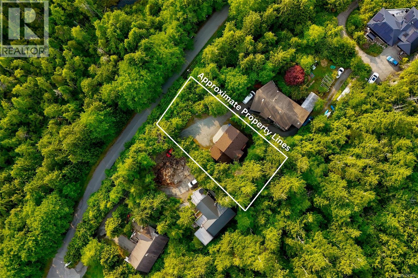 300 Fourth St, Tofino