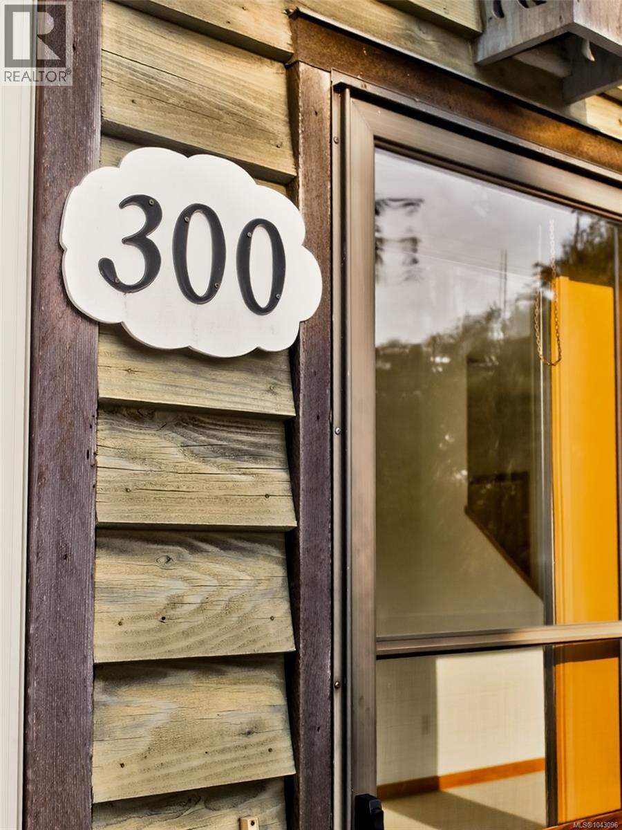 300 Fourth St, Tofino