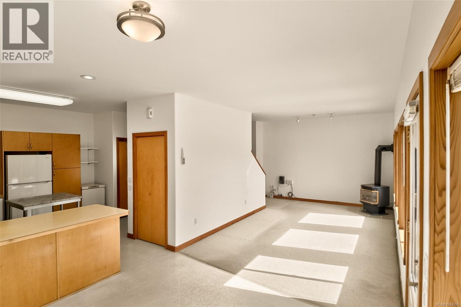 300 Fourth St, Tofino