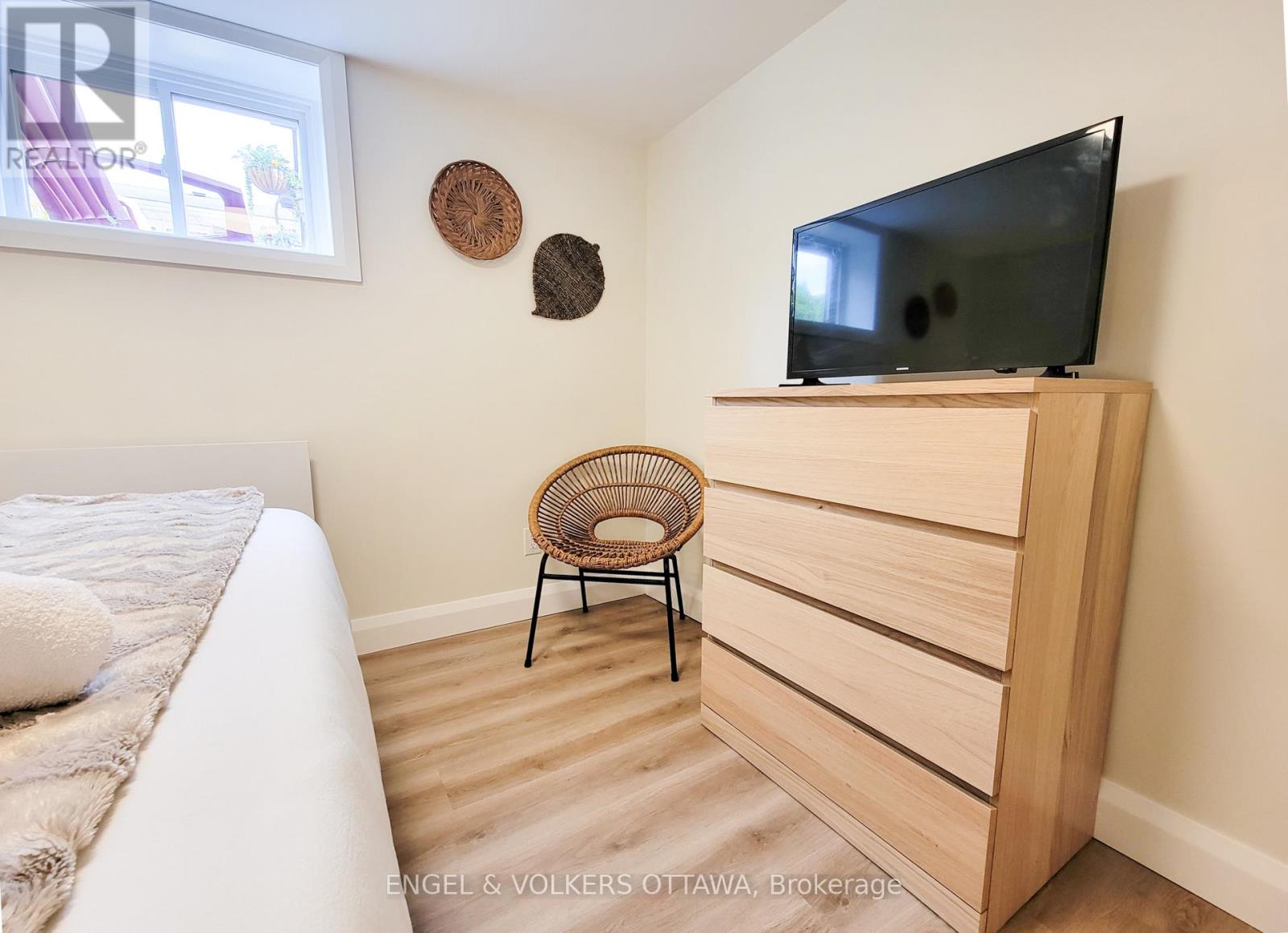 Condos for Rent in Ottawa – B – 2075 BALHARRIE AVENUE, Ottawa – By Peter Sagos - Image 14