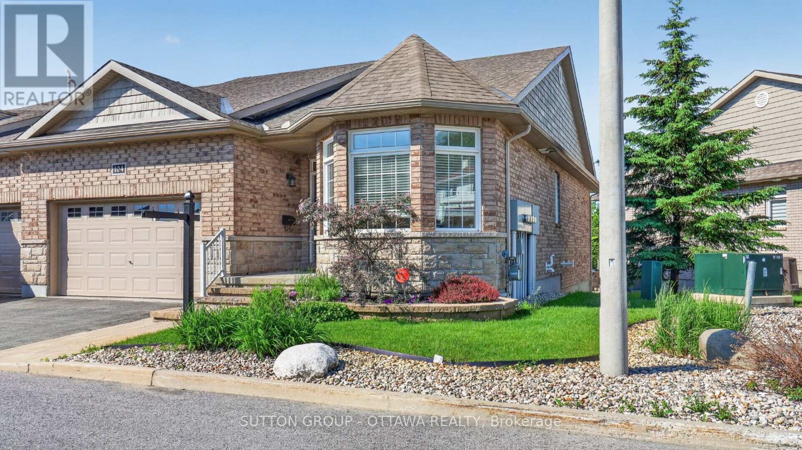 104 PASSAGEWAY PRIVATE - 1