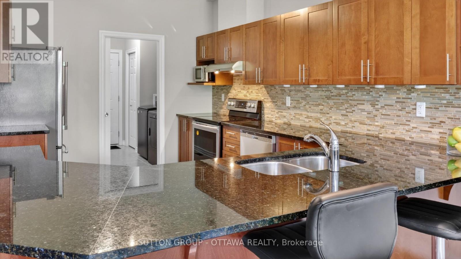 104 PASSAGEWAY PRIVATE - 21