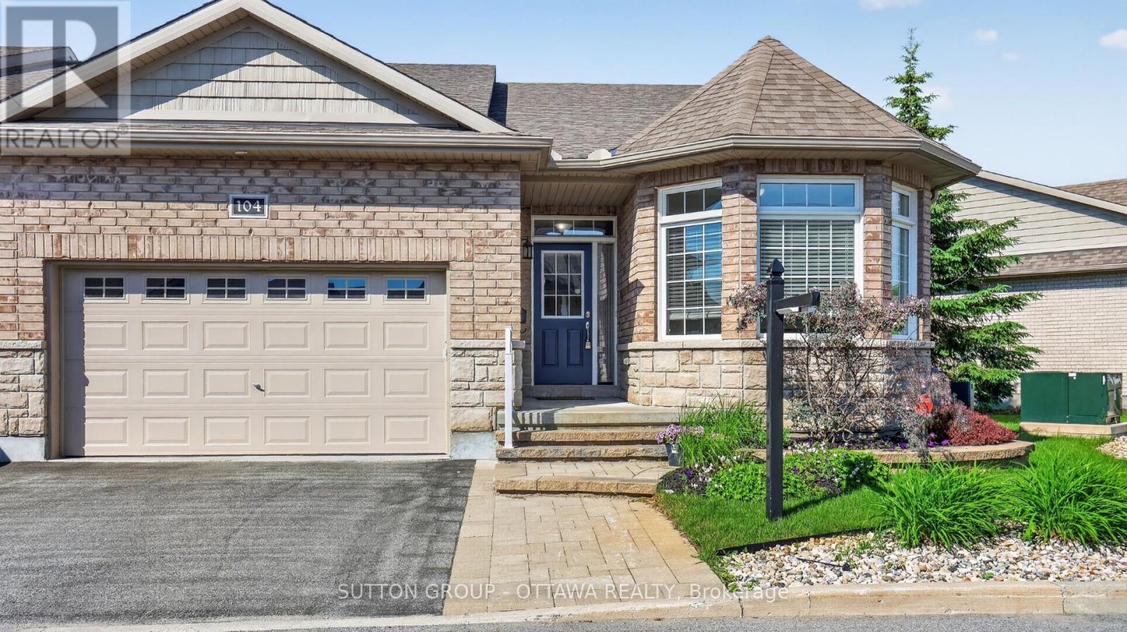 104 PASSAGEWAY PRIVATE - 3