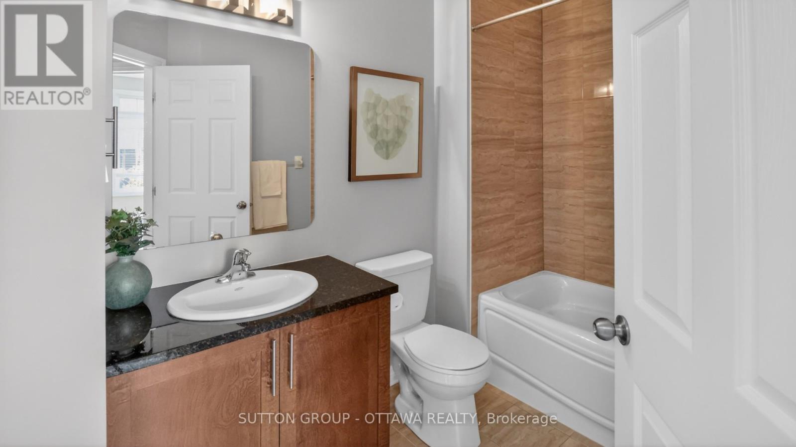 104 PASSAGEWAY PRIVATE - 32