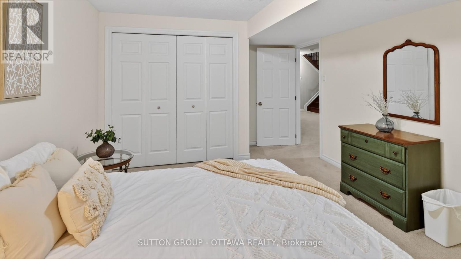 104 PASSAGEWAY PRIVATE - 38