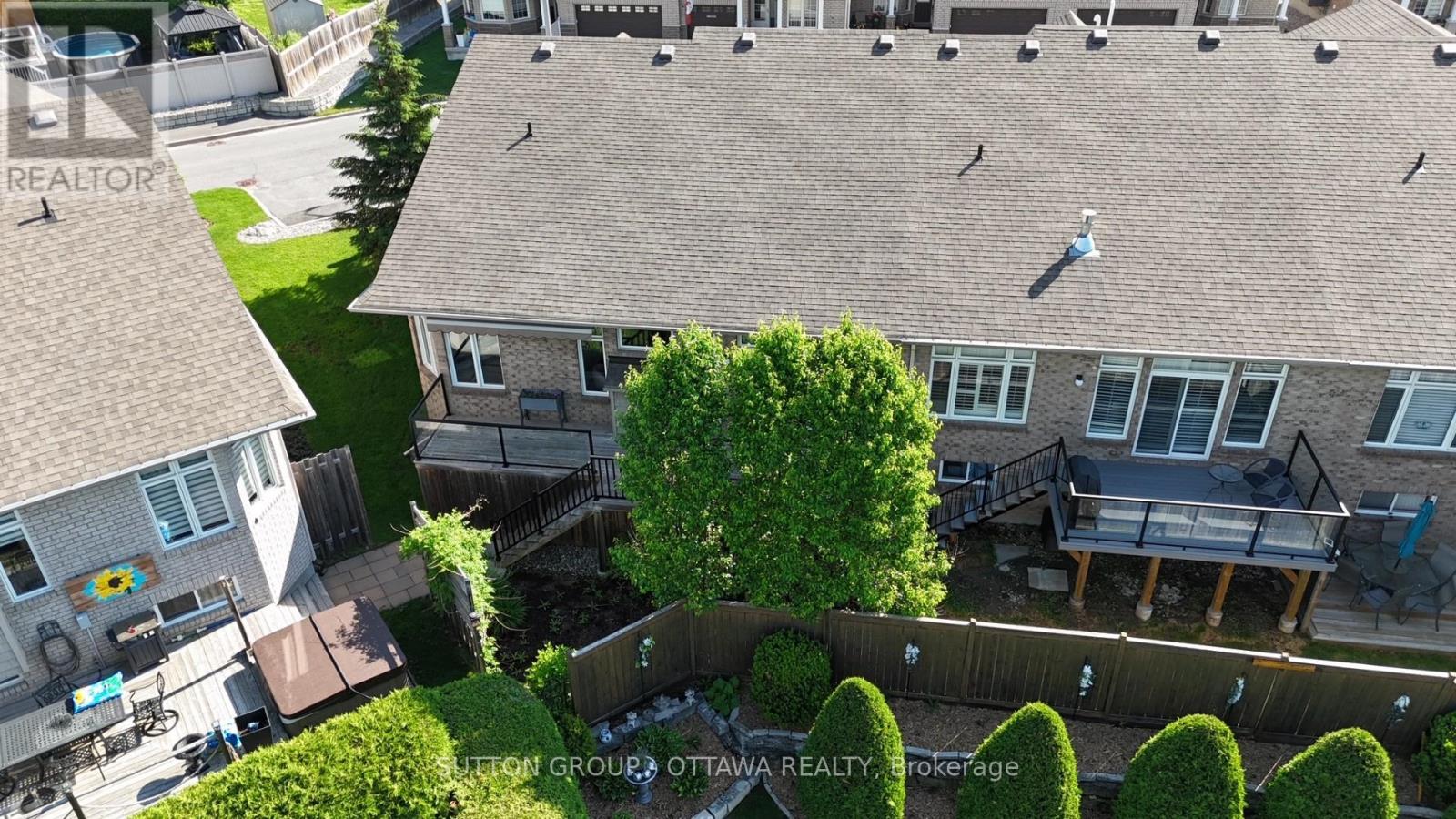 104 PASSAGEWAY PRIVATE - 42