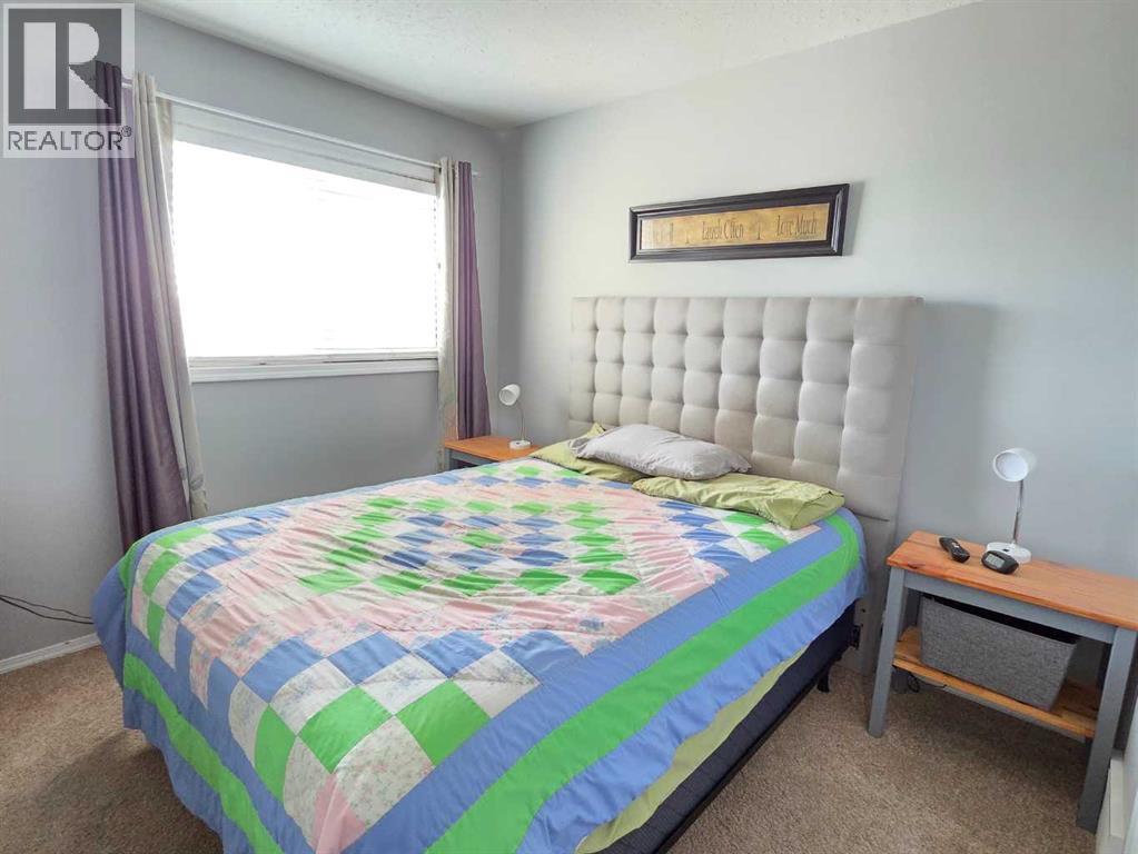 6922 90 Street - 20