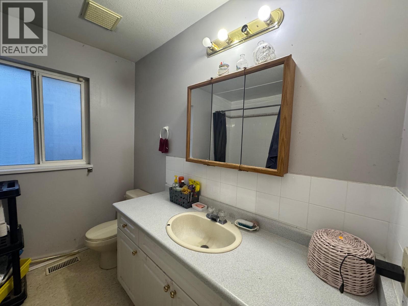1407 Fir Avenue - 9