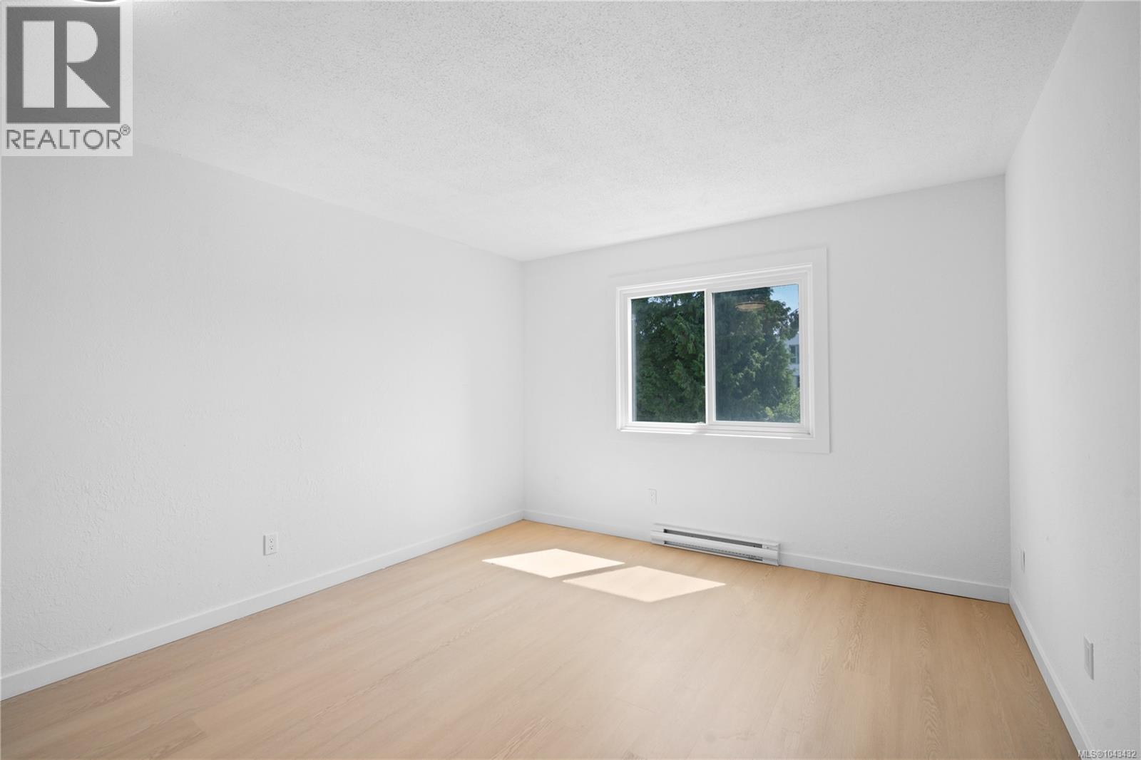 #209 3235 Quadra St - 19