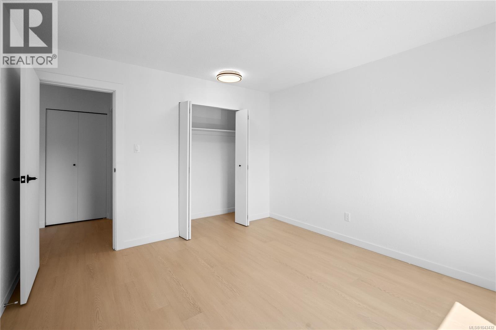 #209 3235 Quadra St - 20