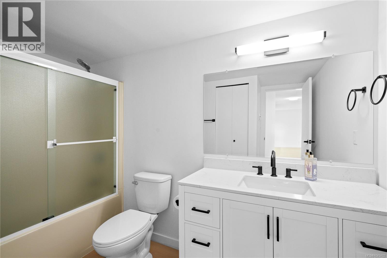 #209 3235 Quadra St - 21