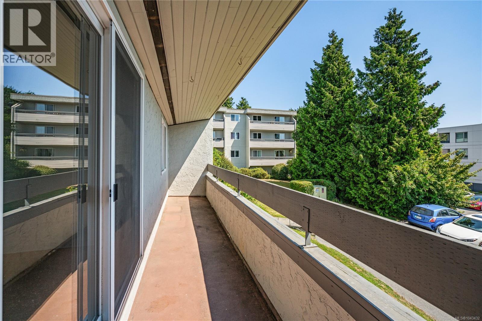 #209 3235 Quadra St - 22