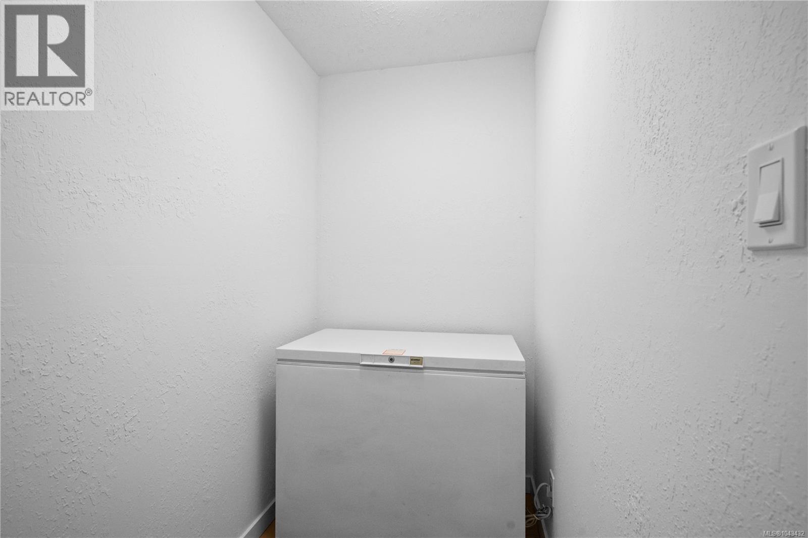 #209 3235 Quadra St - 24