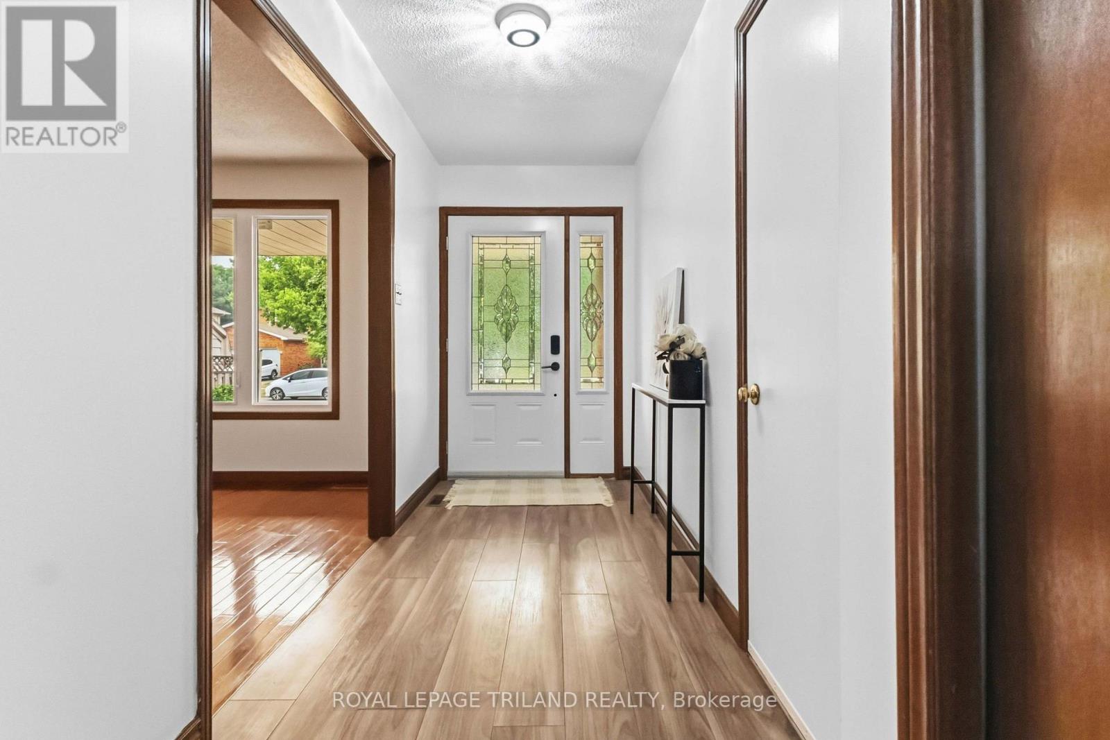 954 CHIPPEWA DRIVE - 4